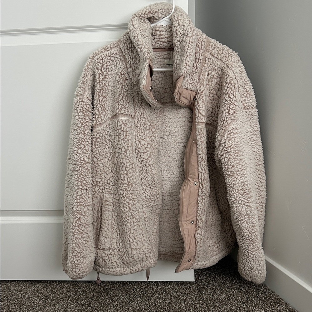 Abercrombie & Fitch Soft Cream Sherpa Coat